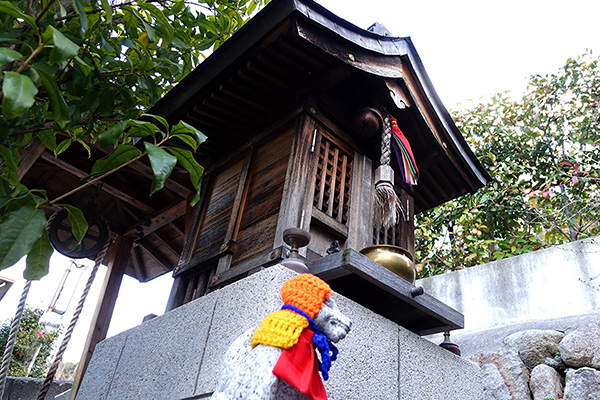 眼力稲荷大明神 祠